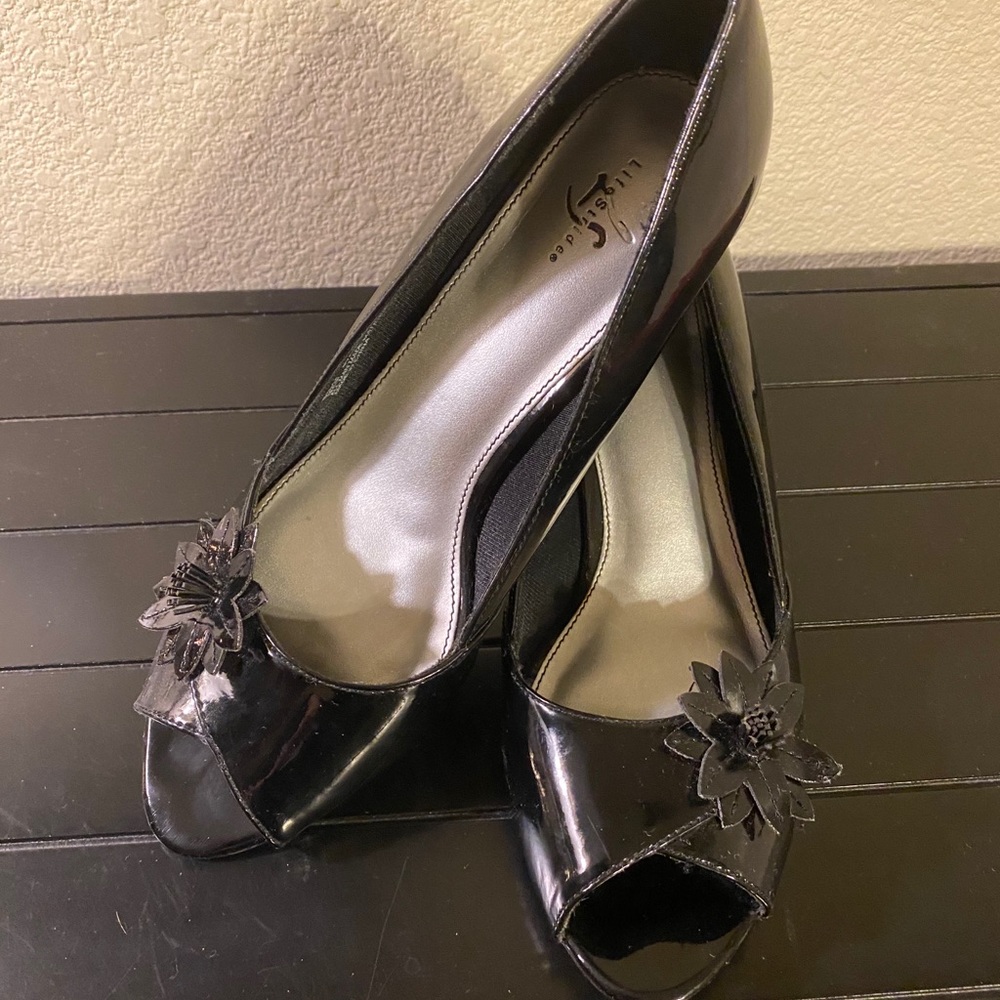 Life Stride “Terri” Patent Leather Pump